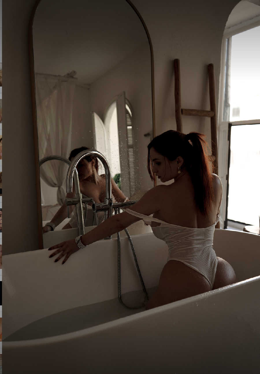 A playful frame from Miranda Faith nude — online in Vishakhapatnam