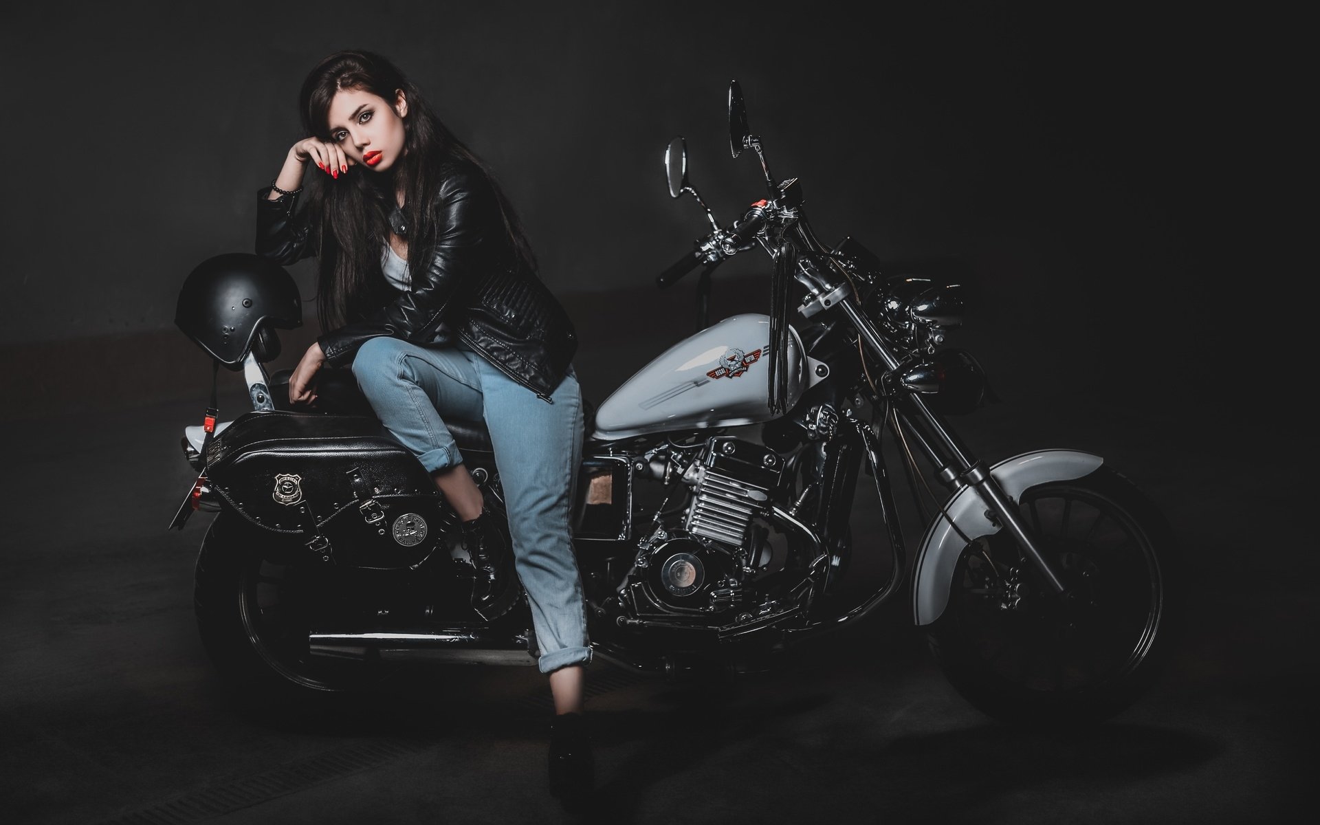Biker girls: style and drive brings the glow — live moments in Vishakhapatnam