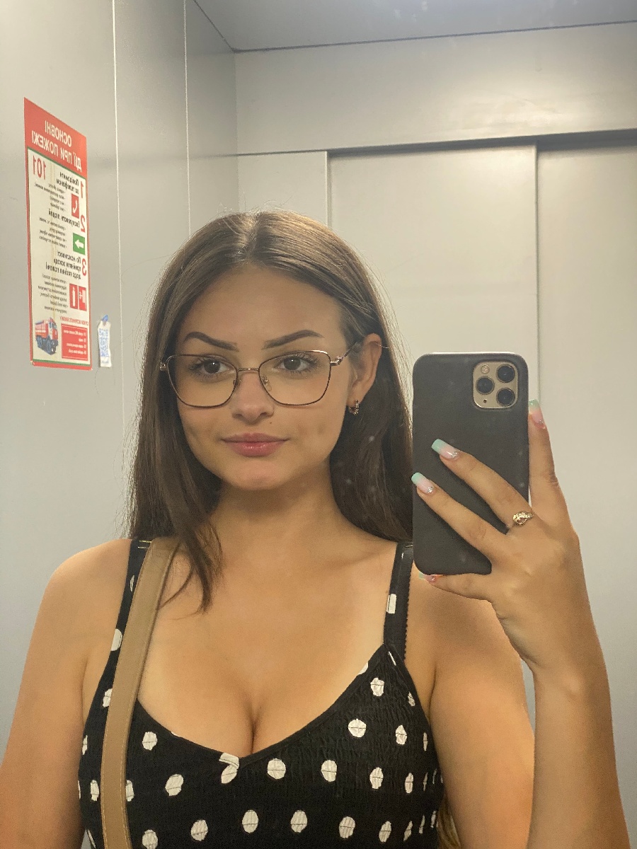 Sexy model Stacy in Vishakhapatnam